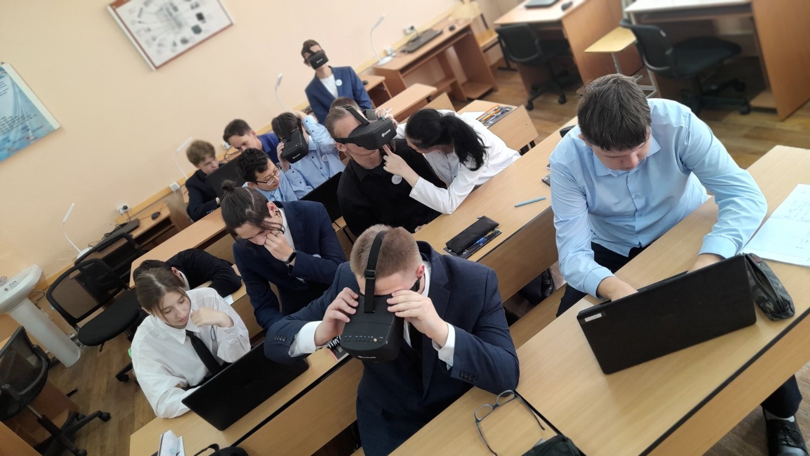 Кабинет 15.