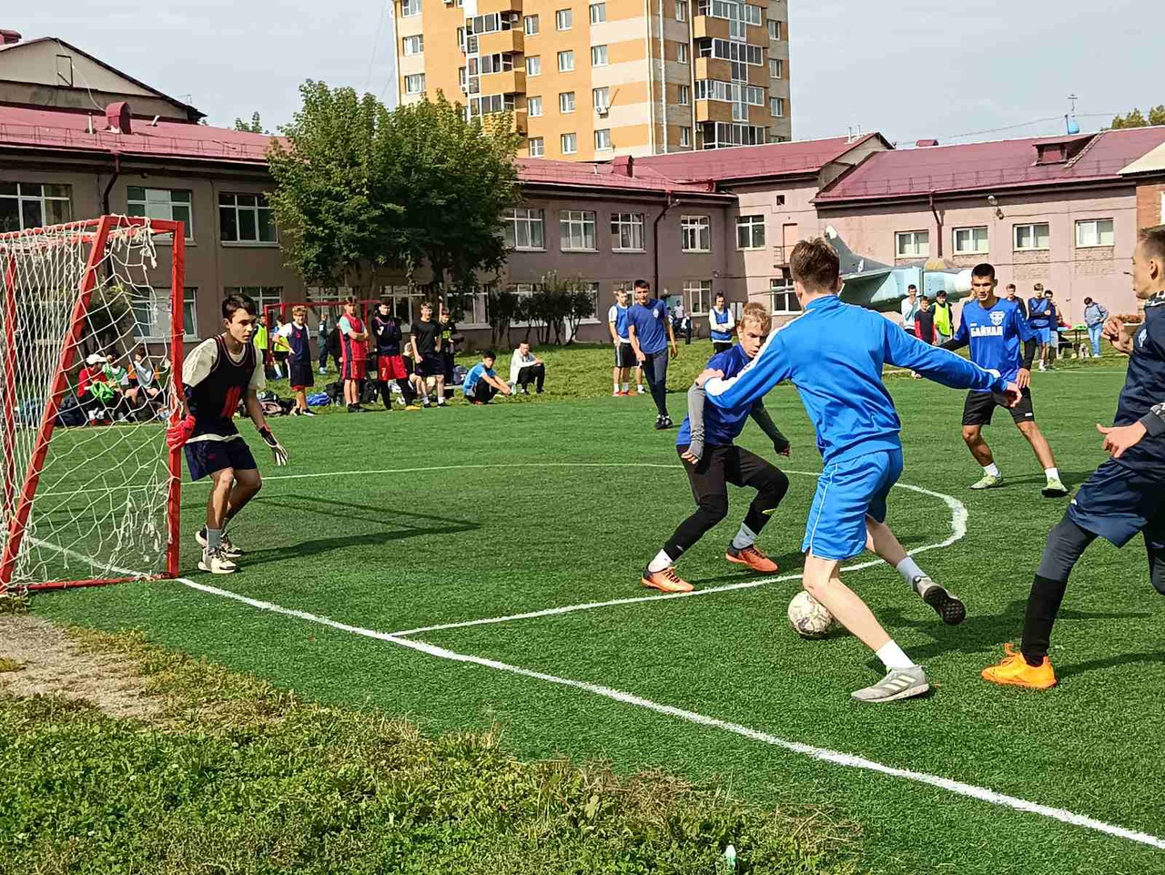 Футбольные соревнования.