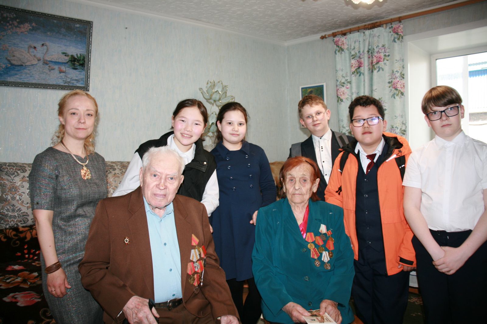 Поздравление Ветеранов ко Дню Победы.